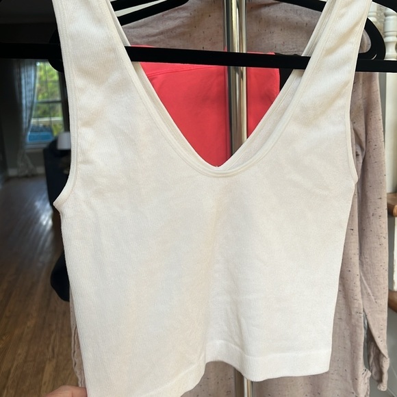 BY TOGETHER - WHITE REVERSIBLE U/V TANK - SIZE M/L - Picture 4 of 5